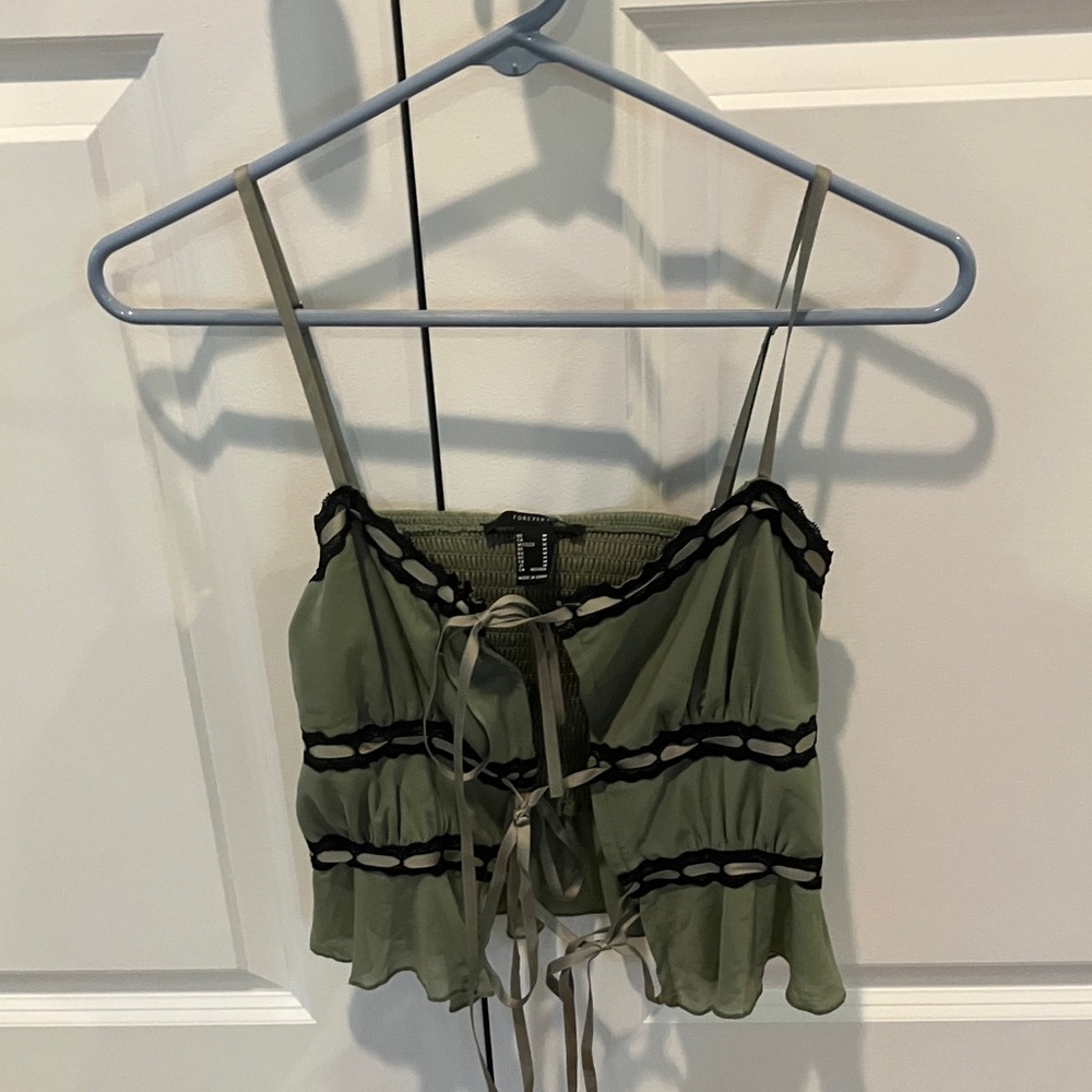 Forever 21 olive green/black halter top size M NWT